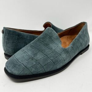 Vionic Textured Blue Loafers
